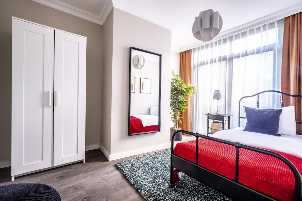 Central Flat With Sleek Interior In Sisli Isztambul Kültér fotó